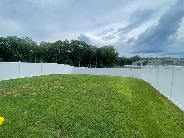 2039 Redstone Dr — Photo 2