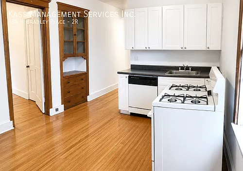 836 W Bradley Pl #2R Photo 1