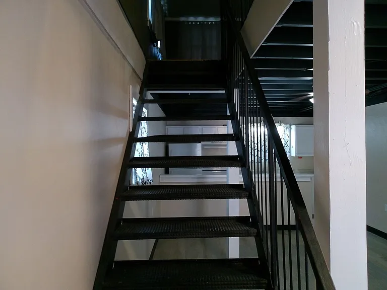 2706 Pine Ave — Photo 6