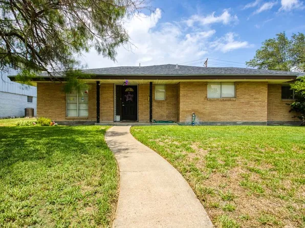 111 Chase Dr, Portland, TX 78374