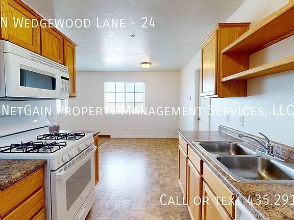 3rd image of 1784 N Wedgewood Ln #24