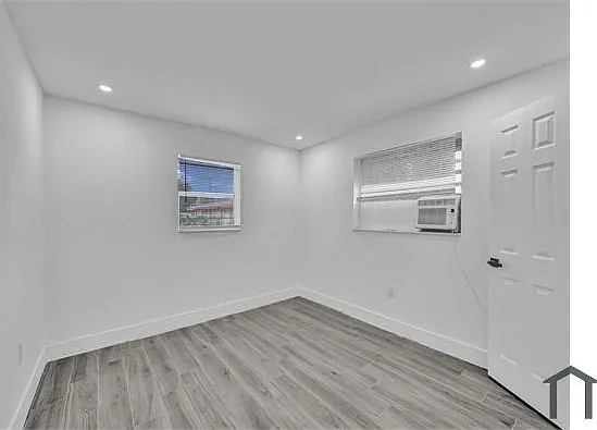 5740 Mayo St #5 — Photo 11