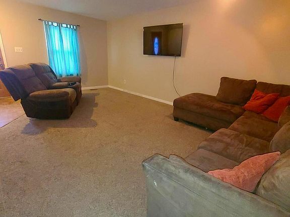 2nd image of 3907 Cutty Sark Rd