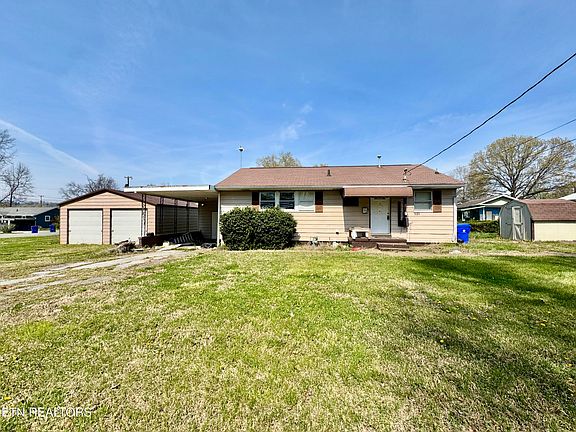 3rd image of 121 Marshall Cir