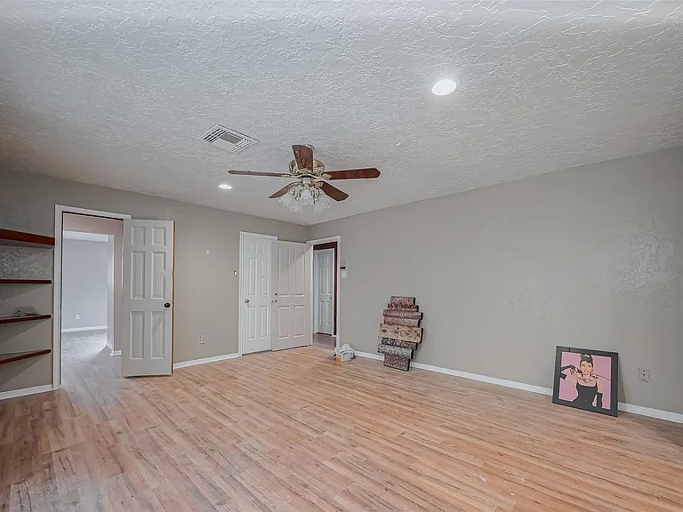 4015 Black Locust Dr — Photo 29
