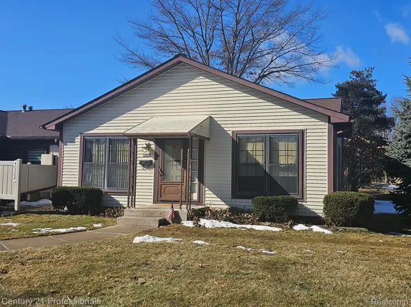 40308 Newport Dr, Plymouth, MI 48170