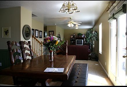 5th image of 213 W Vineyard Way