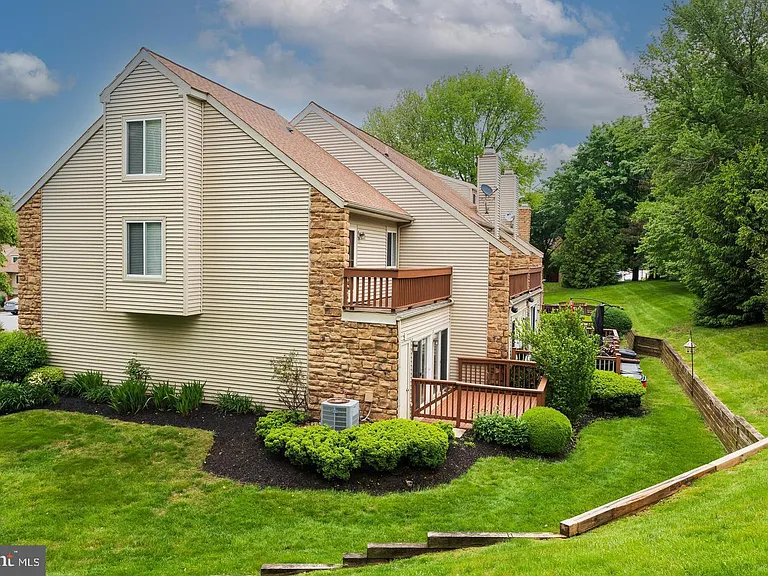 423 Cannon Ct #423 — Photo 4