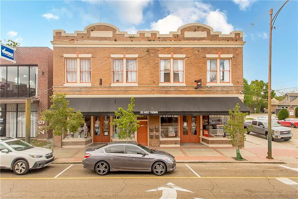 Building Photo - 221 W Thomas St #B