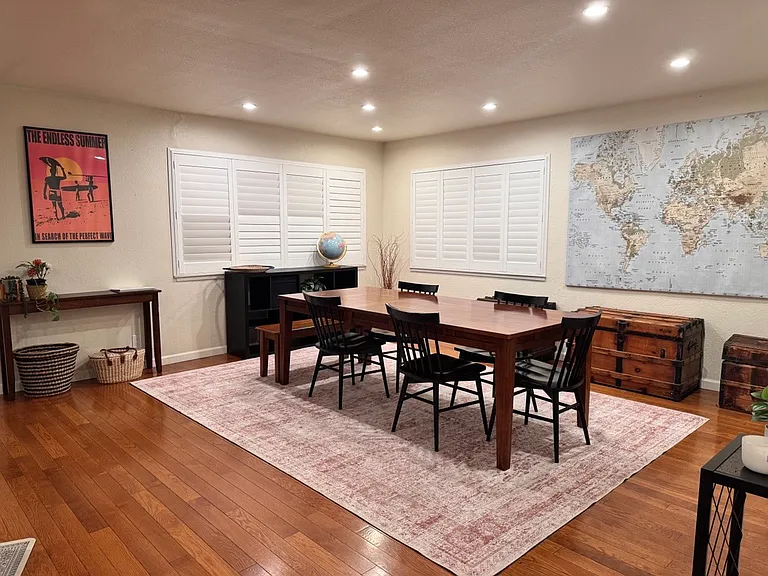 1813 Wright St — Photo 1