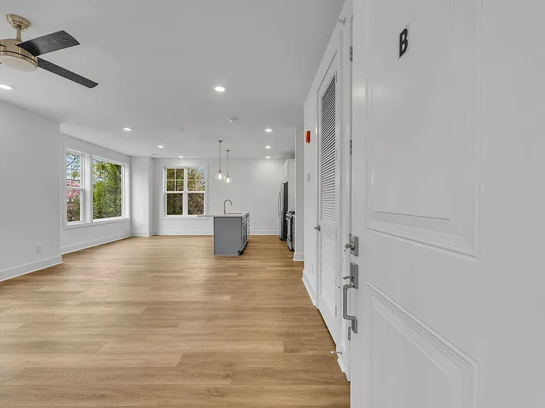 423C Veritas St — Photo 9