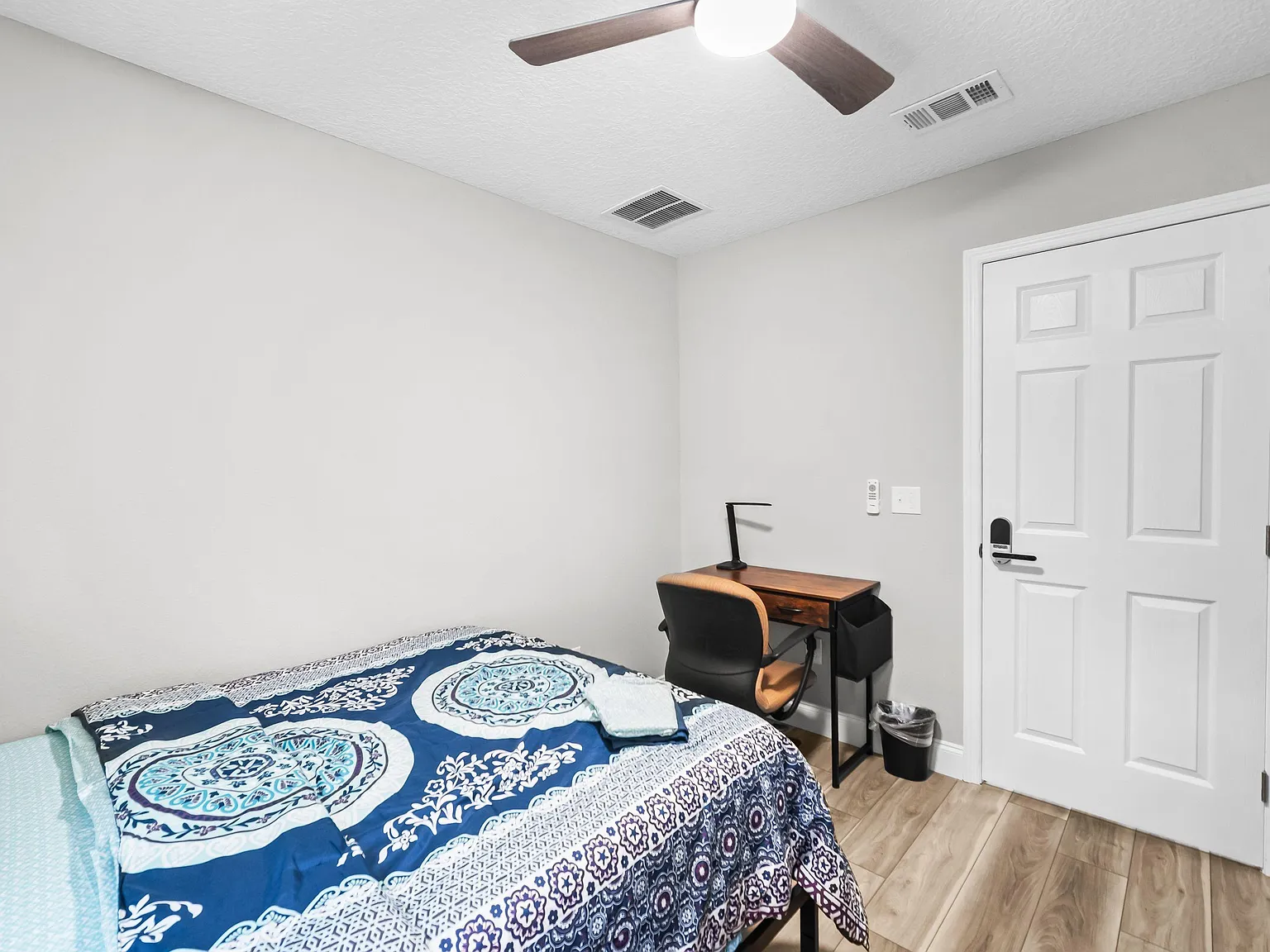 4 bed, 2.0 bath, 1586 sqft, $451 — Photo 2