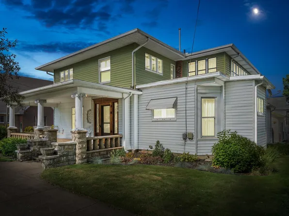 208 Moccasin St, Buchanan, MI 49107