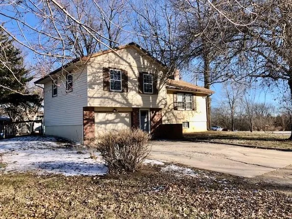 10816 Arabian St, Ozawkie, KS 66070