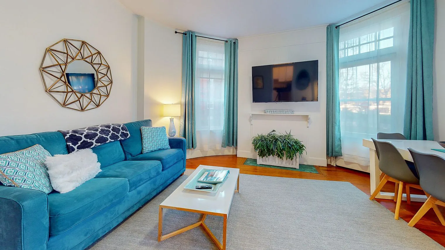 1 bed, 1.0 bath, 796 sqft, $4,594 — Photo 3