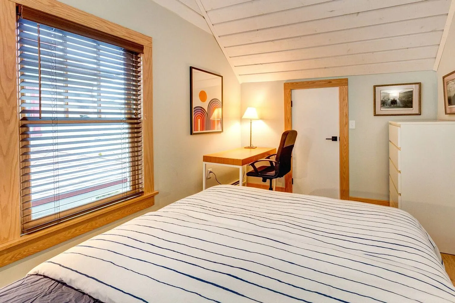 4 bed, 3.0 bath, $6,225 — Photo 4