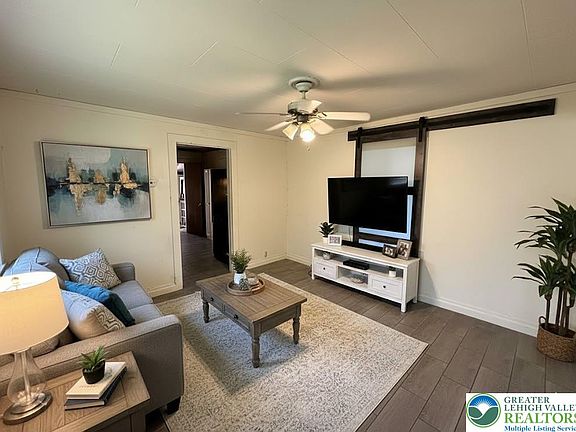 4th image of 3538 Mountain Rd