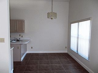 3rd image of 116 Lakebreeze Cir