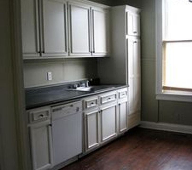 2nd image of 403B Geneva St