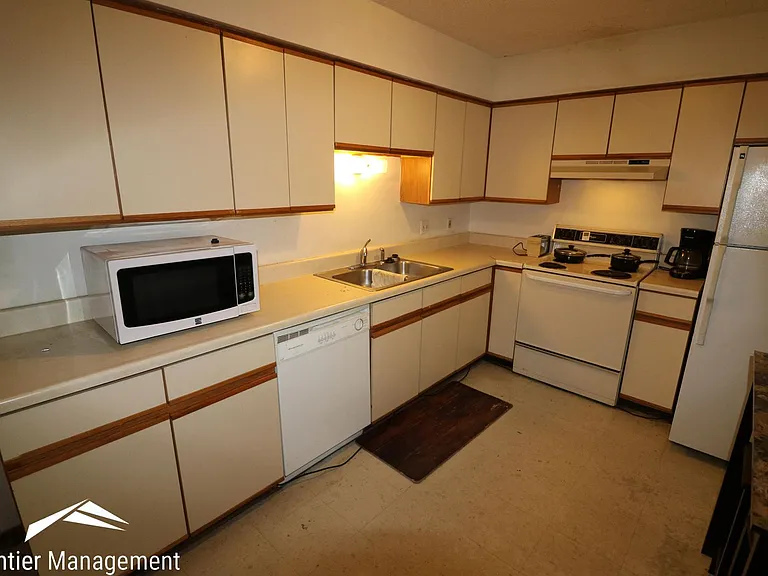 2528 Candlecrest Cir — Photo 5