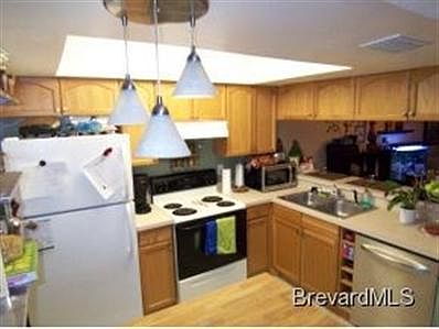 3rd image of 3126 Sir Hamilton Cir #3