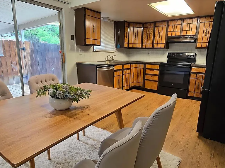 1002 Harmon Pl #1002 — Photo 1
