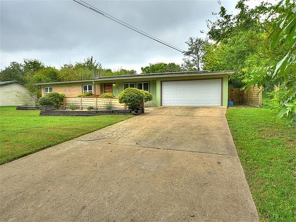 3rd image of 11706 Oakwood Dr
