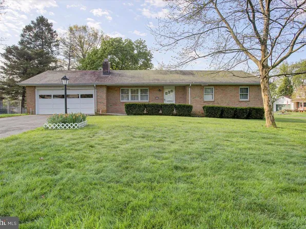 9 Shady Ln, Mechanicsburg, PA 17050