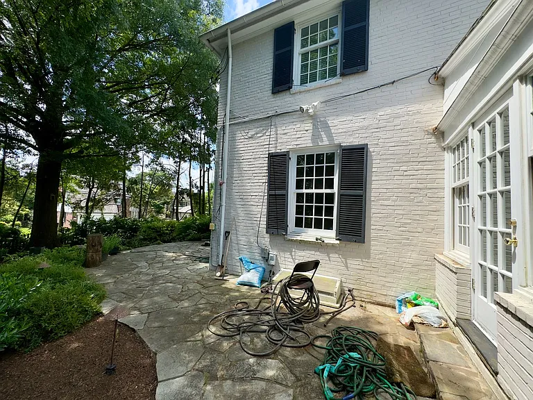 115 E Northern Pkwy — Photo 47