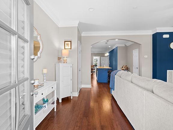 4th image of 514 Cobert Ln