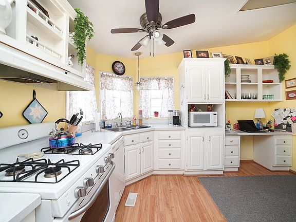 4th image of 150 Scarlet Dr