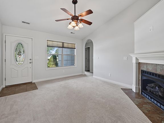 4th image of 2918 Woods Crossing Dr