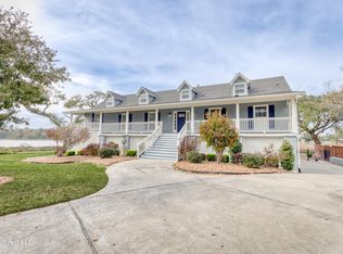 3005 Magnolia Ln, Ocean Springs, MS 39564