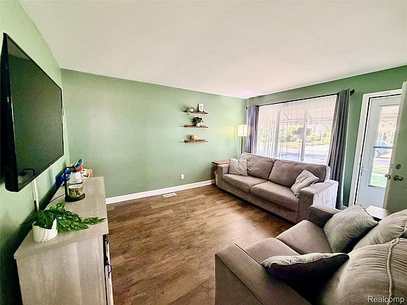 3rd image of 6136 Herbert St