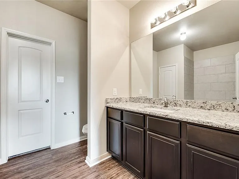 228 Ryan St — Photo 15