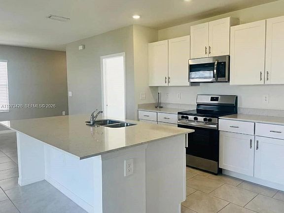 2nd image of 17536 Monte Isola Way