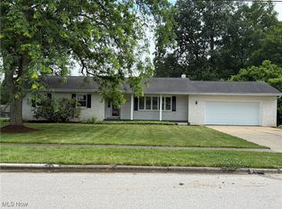 1844 Crestview Dr, Orrville, OH 44667