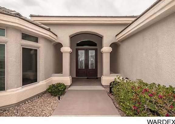 3rd image of 2544 Majestic Way
