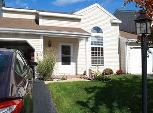 588 Nantucket Way, Island Lake, IL 60042