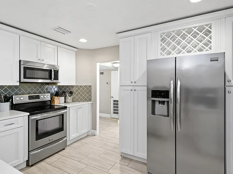 350 N Phelps Ave — Photo 12