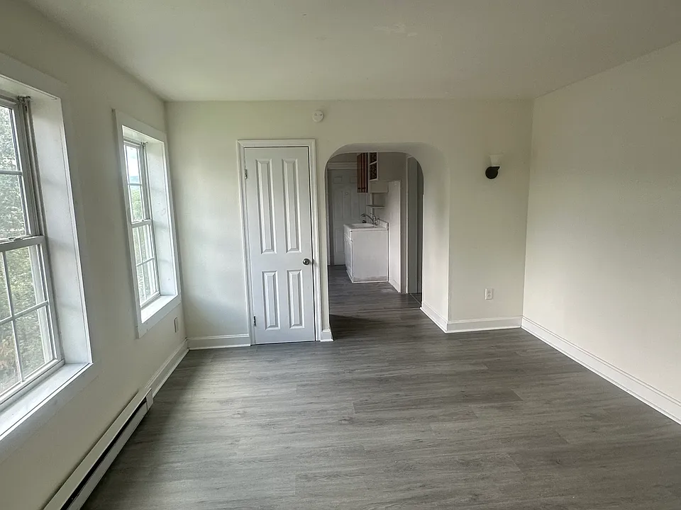37 E Linden St #2