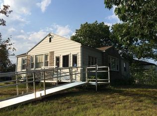 381 S Elm St, Holyoke, MA 01040