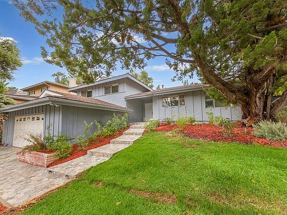 2nd image of 4829 Ellenita Ave