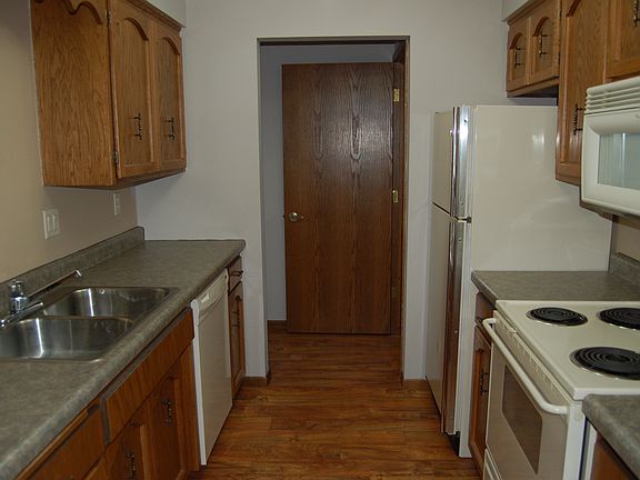 2nd image of 922 Belsly Blvd