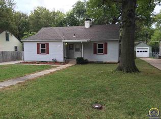 229 SW Country Club Dr, Topeka, KS 66611