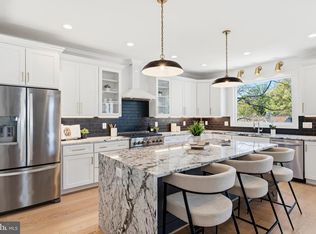 6806 Farragut Ave, Falls Church, VA 22042