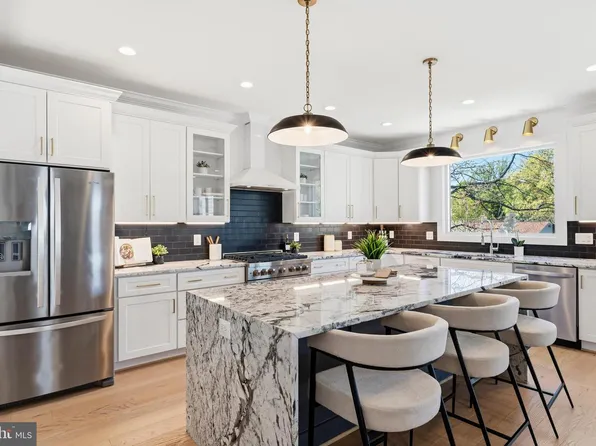 6806 Farragut Ave, Falls Church, VA 22042