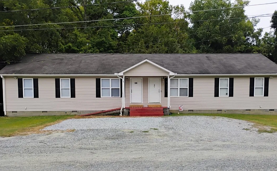 3 bed, 1100 sqft, $1,395 — Photo 1