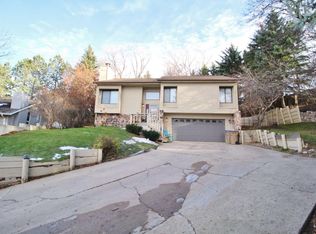 1433 11th St SW, Minot, ND 58701