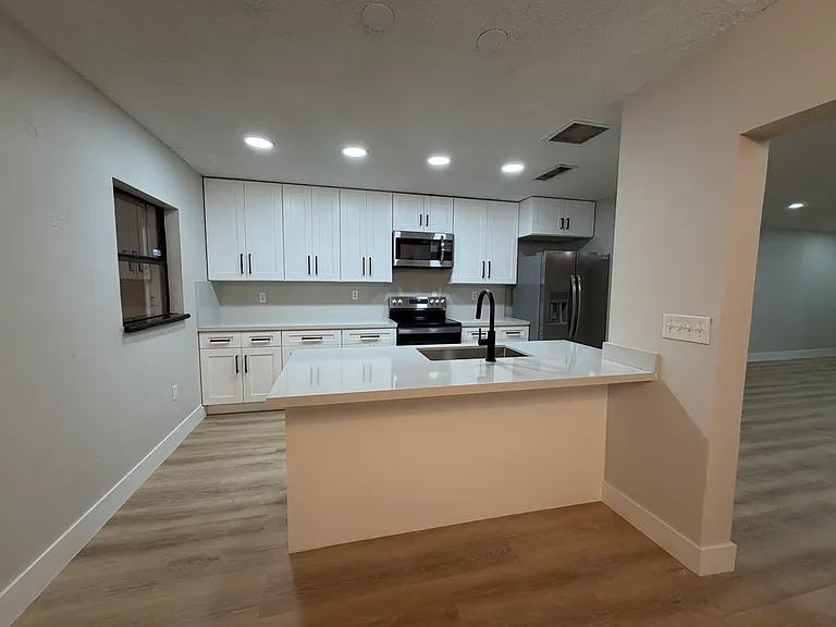 6742 Kingsmoor Way — Photo 8